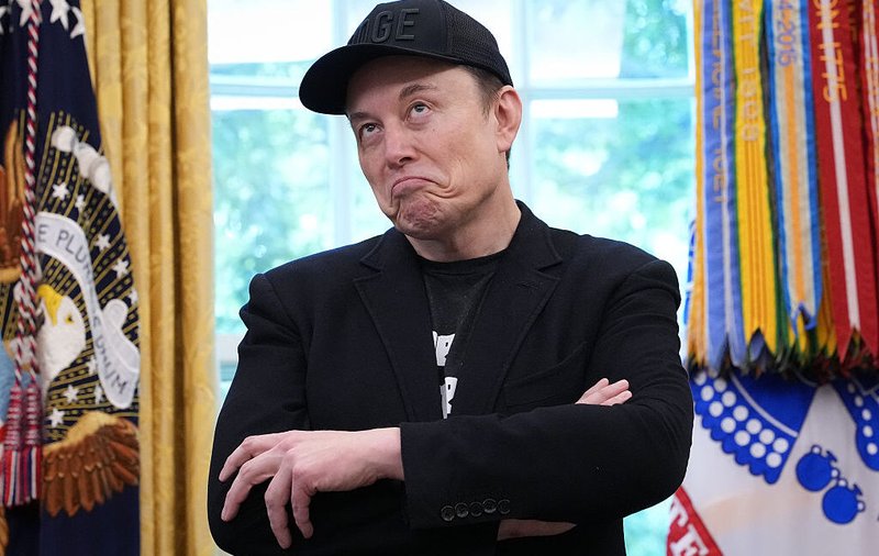 Musk tentò di acquisire i fondatori di OpenAI per un'unità AI in Tesla