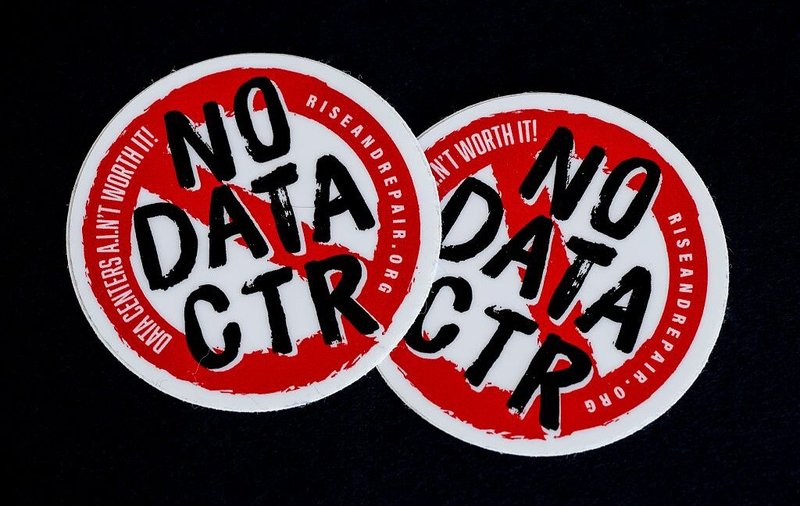 Proteste e incertezza normativa bloccano 130 miliardi di dollari in progetti data center