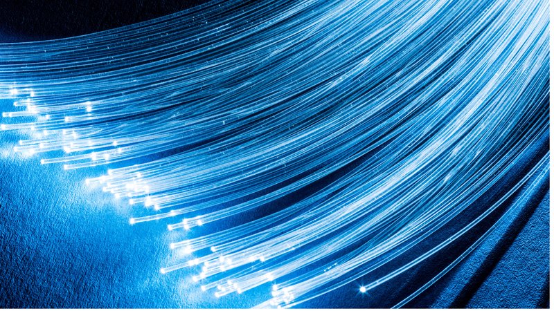 La domanda di fibra ottica per i data center AI esplode: ritardi di un anno nelle consegne