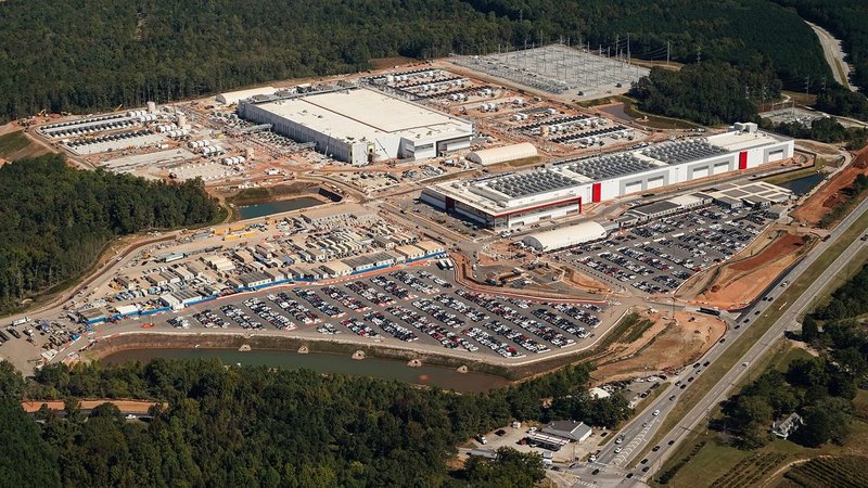 Data center AI in Georgia: 29 milioni di galloni d'acqua consumati senza autorizzazione