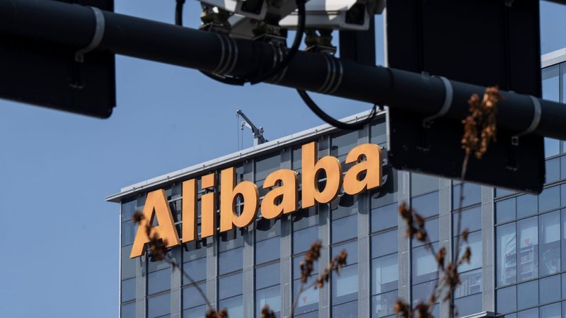 Alibaba vieta Claude Code dopo presunto backdoor anti-Cina: arriva Qoder