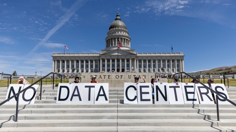 USA: Tensions Rise Over AI Data Centers, Authorities Fear 'Anti-Tech Extremists'