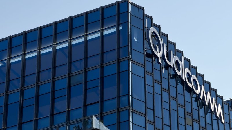 Qualcomm: chip data center per la Cina, Dragonfly acceleratori AI depotenziata