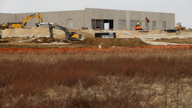 Data center AI: il 40% dei cantieri in ritardo, le immagini satellitari smentiscono i colossi