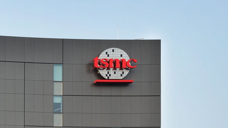 TSMC alza le previsioni di ricavo e CapEx: il "megatrend AI" spinge, ma i costi aumentano