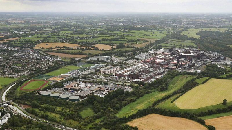 Intel mette 5,7 miliardi sulla fab in Irlanda: spinta a Xeon 6 e Intel 3 per l'inference on-premise