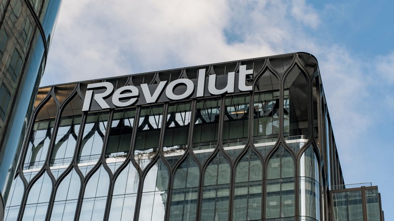 Revolut wins full UK banking licence, exits mobilisation phase