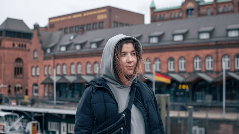 Berlino Tech: l'AI ridefinisce i ruoli, ma i salari stagnano e la forza lavoro si muove