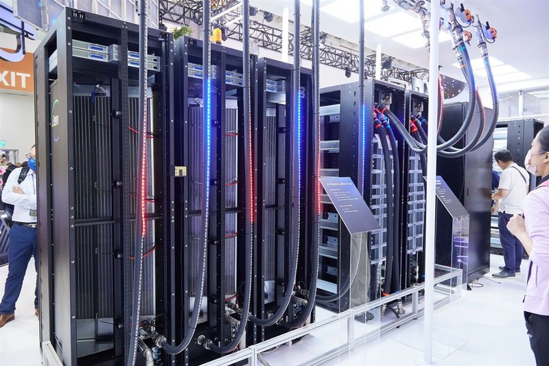 La frenata del mercato server AI: implicazioni per i deployment on-premise