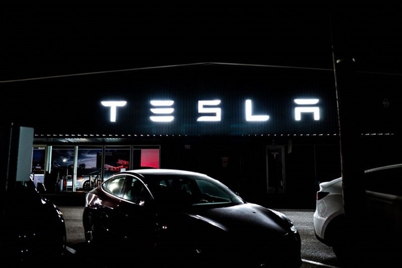 Paesi Bassi approvano Tesla FSD: una pietra miliare per la regolamentazione AI in Europa