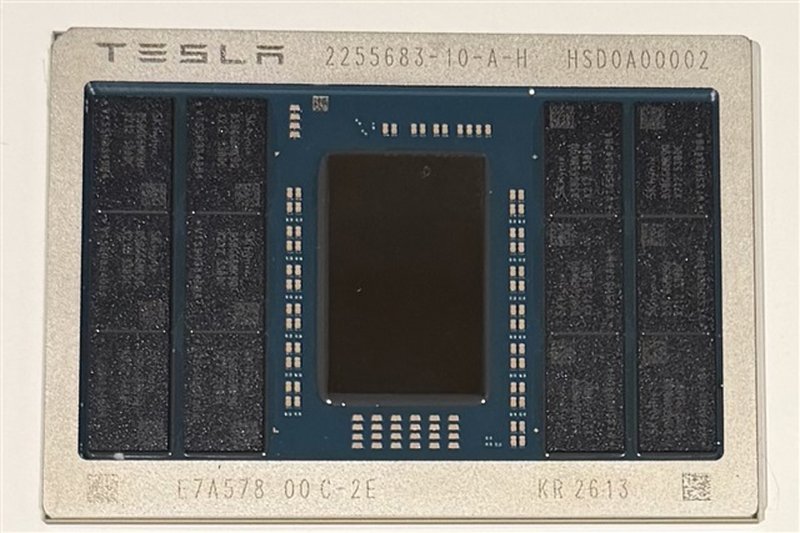 Tesla AI5: il tape-out conferma la strategia di dual sourcing con Samsung e TSMC