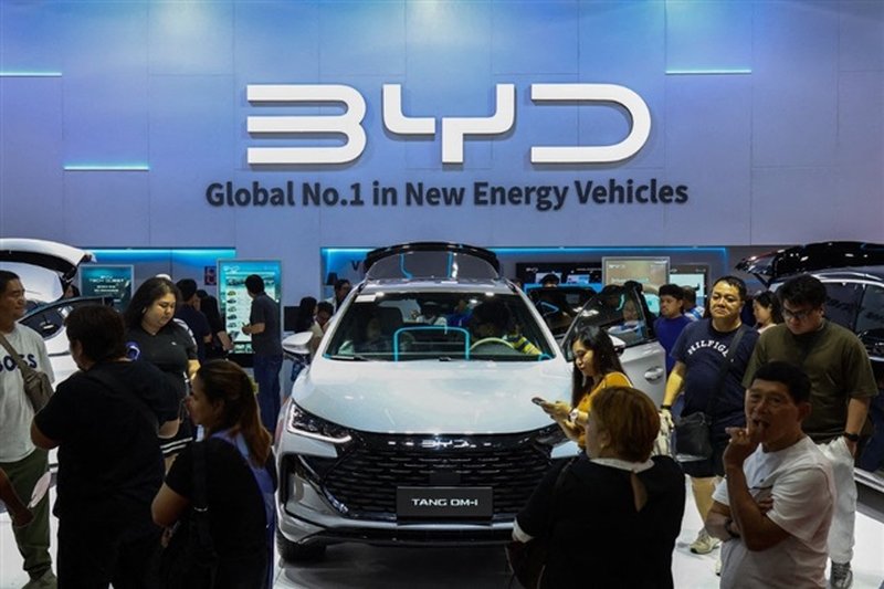 The Rise of Chinese Automakers and AI Challenges for European Automotive
