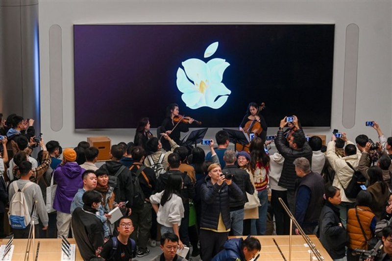 Apple ridefinisce la strategia AI: focus su Siri e privacy