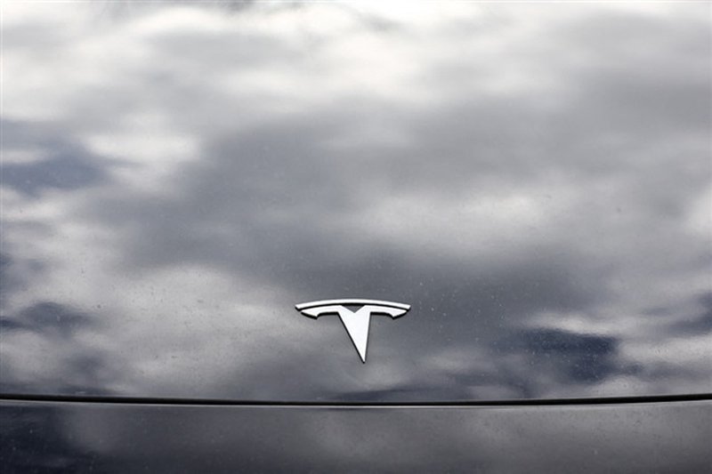 Tesla punta su AI e automazione con un investimento da 25 miliardi di dollari