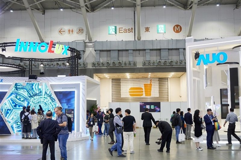 Analisi: I Produttori Taiwanesi di Pannelli Entrano nel Packaging dei Semiconduttori
