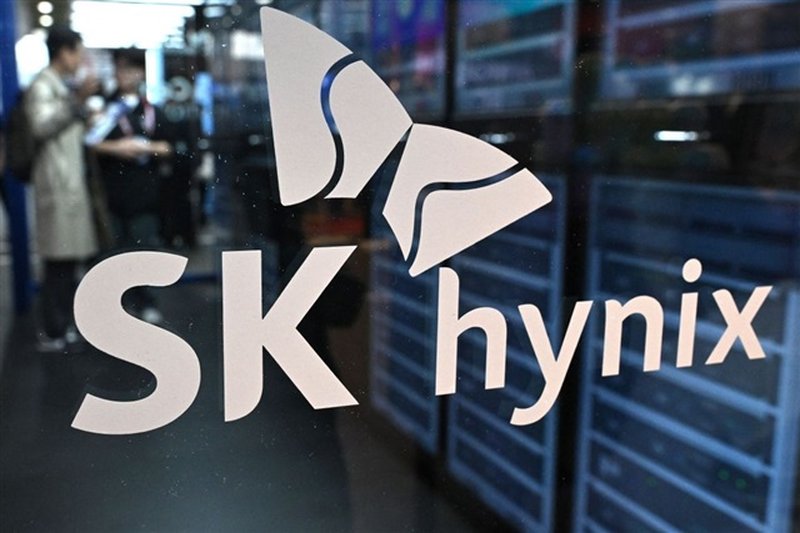 Big Tech finanzia SK Hynix: la corsa alla memoria AI si intensifica