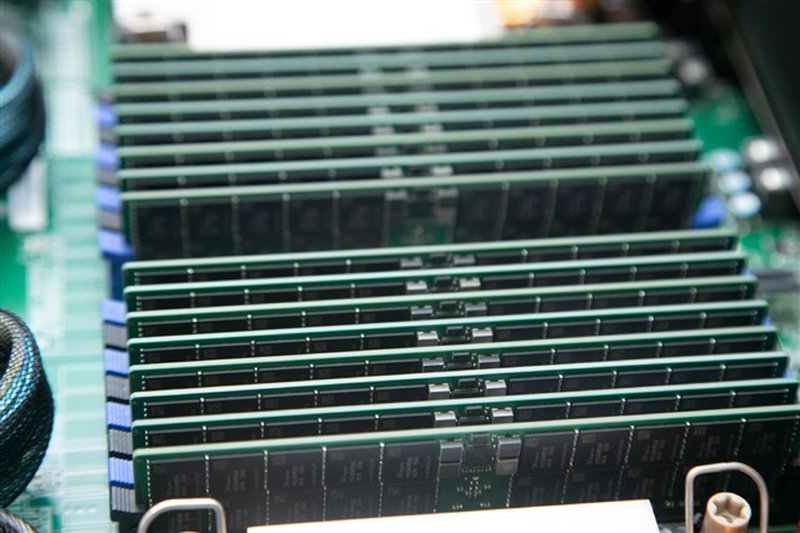 Costi della memoria in aumento: la pressione sui margini degli ODM di server AI si intensifica