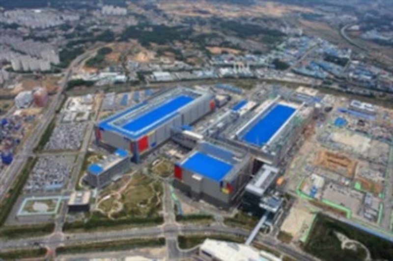 Samsung Foundry's Resurgence: AI Chips and HBM4 Drive 4nm Demand
