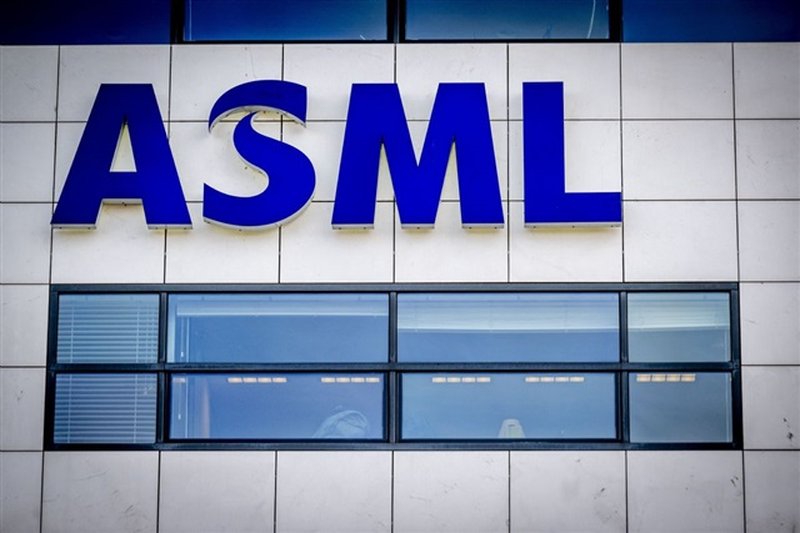 ASML: consegne imminenti per i primi chip High-NA, tra innovazione e costi