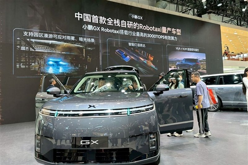China's Automotive Sector Focuses on Robotaxis and AI: Infrastructure Implications