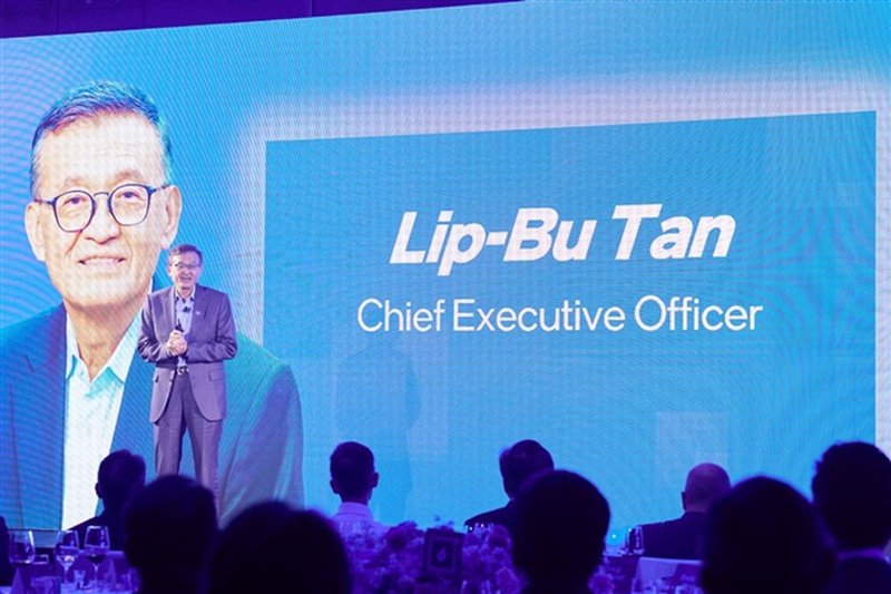 Il CEO di Intel a Taiwan: mosse strategiche per l'hardware AI pre-Computex