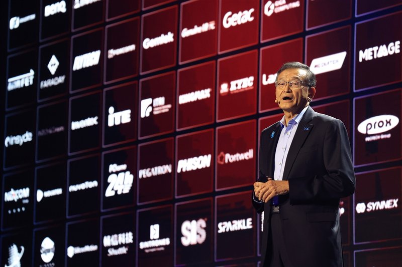 Intel e Perplexity: la sinergia per i Large Language Models al Computex