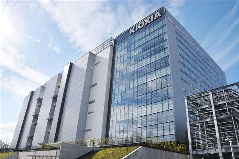Kioxia valuta un nuovo stabilimento NAND: l'AI spinge l'espansione a lungo termine