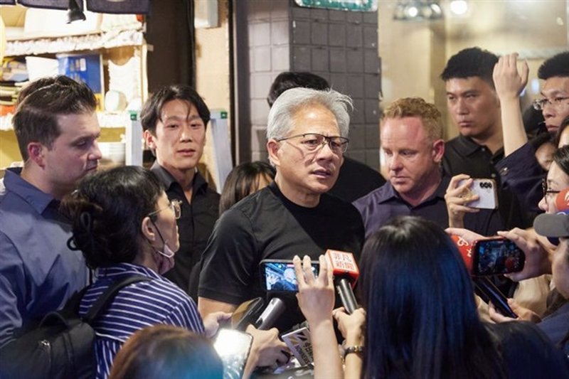 Nvidia: Jensen Huang espande i colloqui in Corea del Sud oltre la memoria HBM