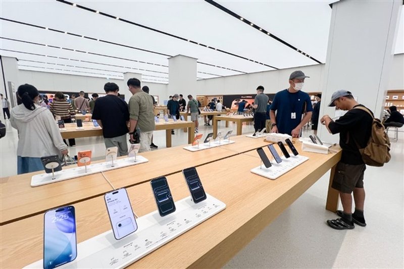 Apple accelera la strategia AI tra i progressi dei concorrenti