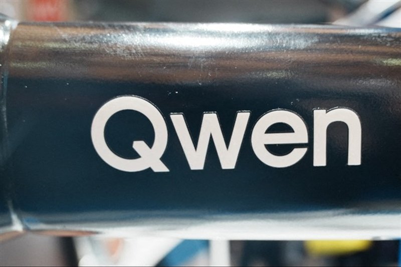 Alibaba estende Qwen AI alla robotica con una suite di intelligenza incarnata