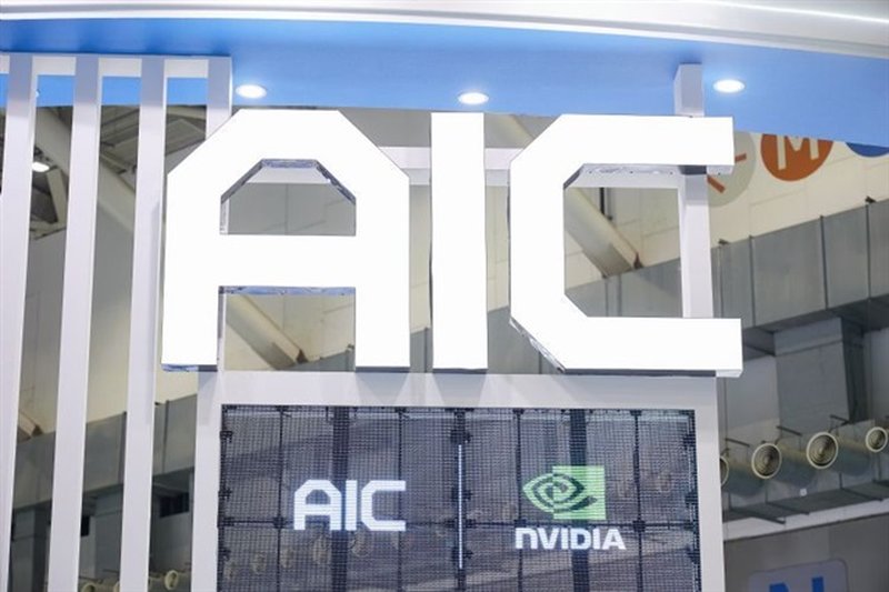 Crescita a doppia cifra per AIC: l'infrastruttura AI si sposta sui sistemi a livello rack