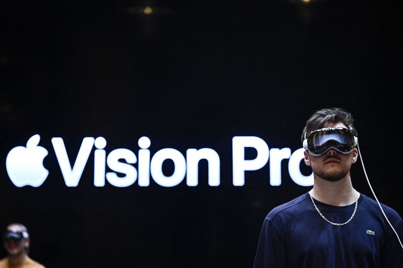 Samsung Display abbandona i pannelli XR per Apple: il futuro sono gli smart glass con AI