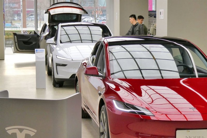 L'AI on-premise dopo la fine degli incentivi: cosa insegna il crollo del mercato EV