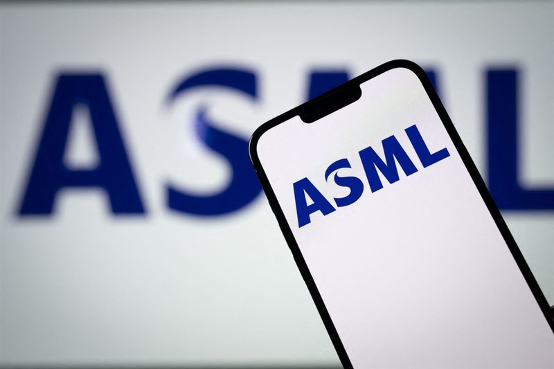 ASML prepara l’aumento dei prezzi: scontro con TSMC mentre l’AI dà potere ai fabbricanti di macchinari