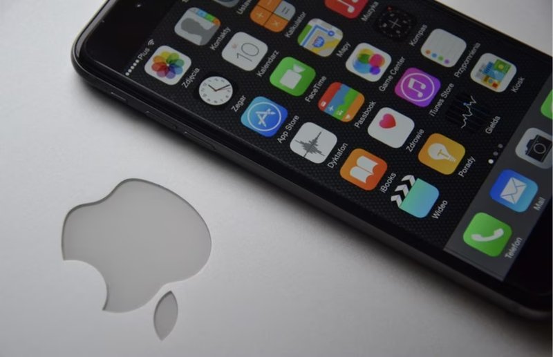 Apple cerca acquisizioni di chip AI: i suoi server non reggono il passo