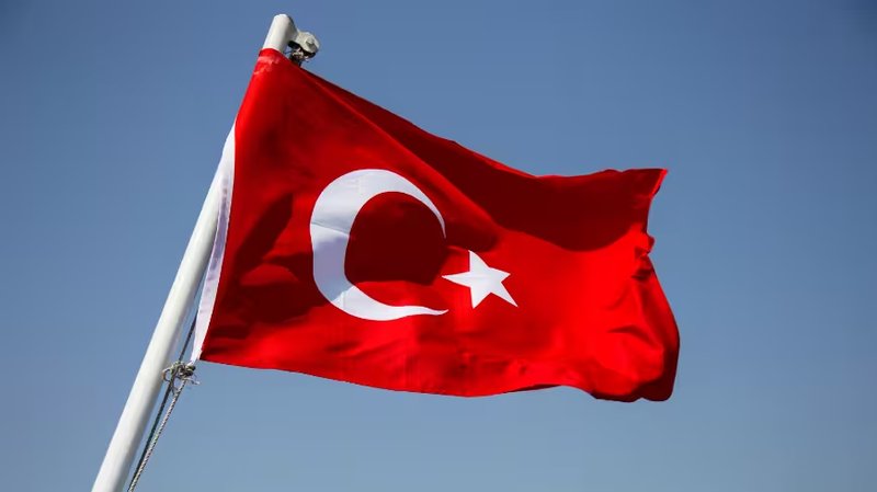 Turchia, approvato il divieto social per gli under 15: un precedente per il controllo digitale