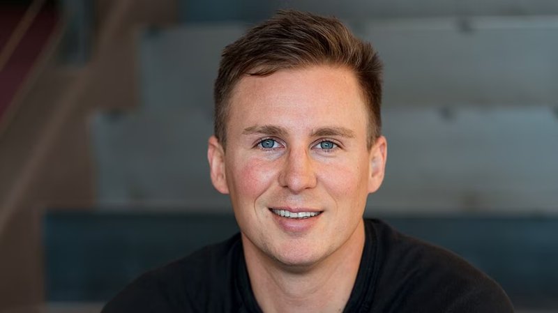 Hark di Brett Adcock: 700 milioni di dollari per l'hardware AI
