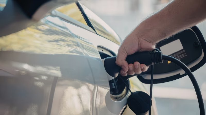 L'Offensiva Cinese nel Mercato Canadese dei Veicoli Elettrici