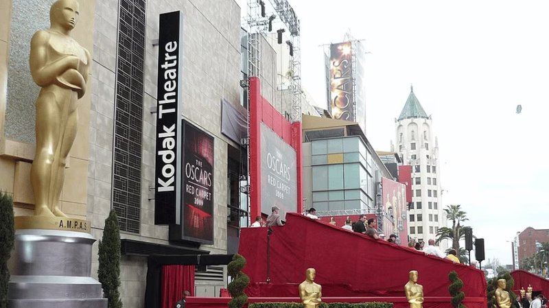 L'Academy non bandisce l'IA, ma definisce l'autorialità umana nel cinema