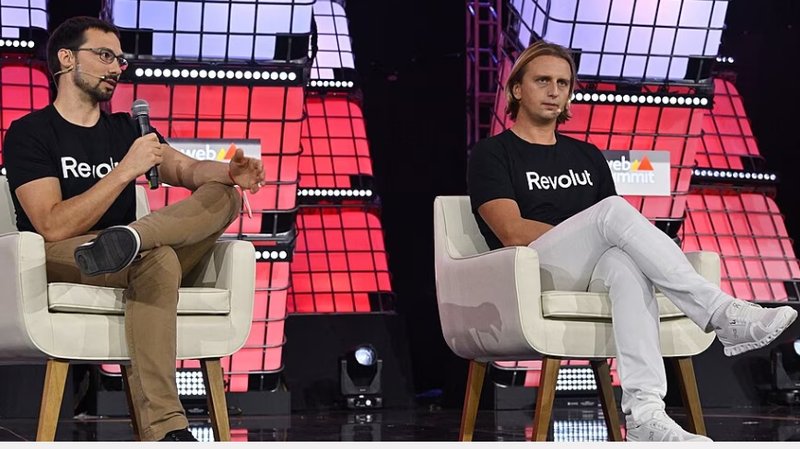Revolut punta sul business banking: un incentivo da 1.000 sterline per ogni dipendente