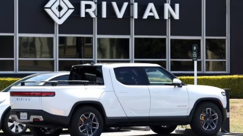 Rivian sotto accusa: il gap tra la promessa di guida autonoma e l’AI on-premise