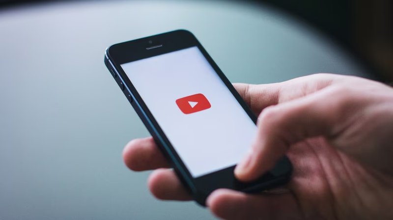YouTube Introduces Automatic Labeling for AI-Generated Content