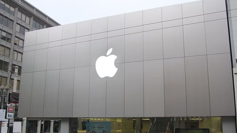 Apple accelera gli aggiornamenti di sicurezza: l'IA ridefinisce i tempi di risposta