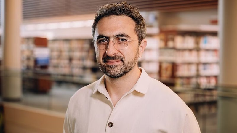 Microsoft and Anthropic's Costs: Suleyman Aims for In-House LLM Solutions