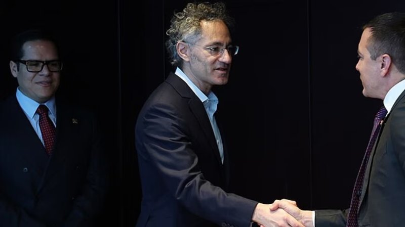 Palantir's Karp: Full AI Nationalization is Coming