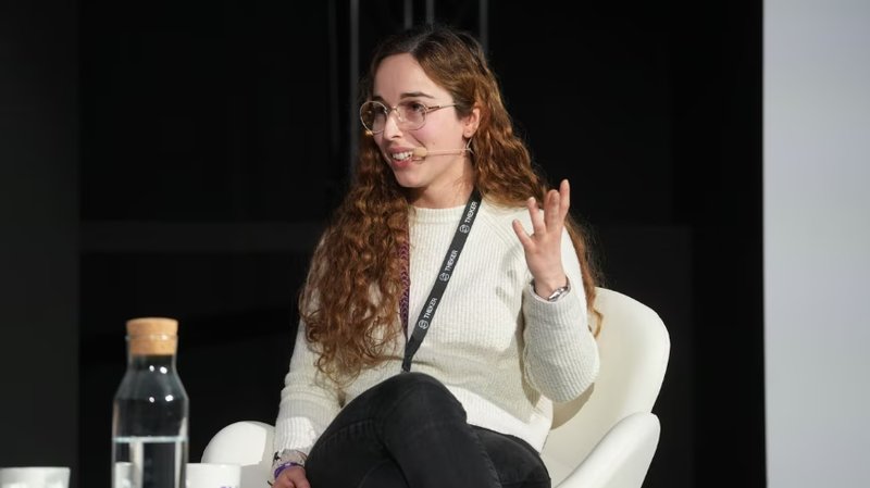 THEKER: 73 milioni di euro per robot industriali AI che apprendono sul campo
