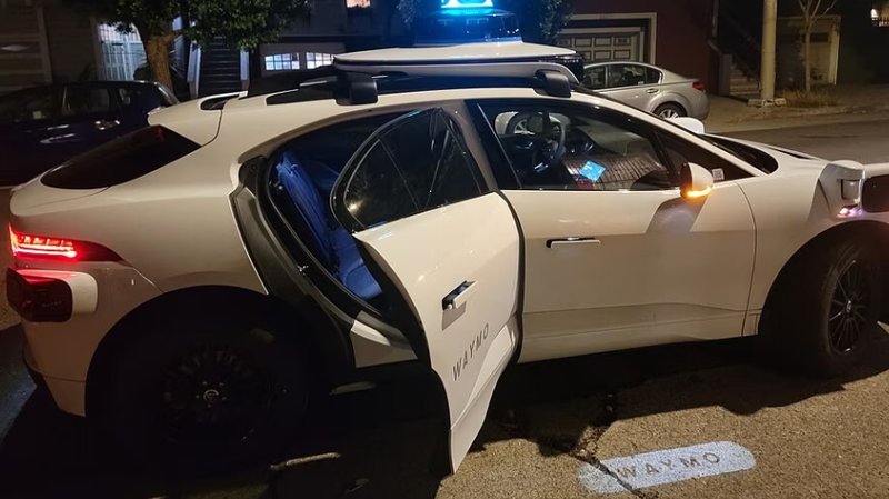 Waymo e Uber rompono a Phoenix: stop a tre anni di robotaxi insieme