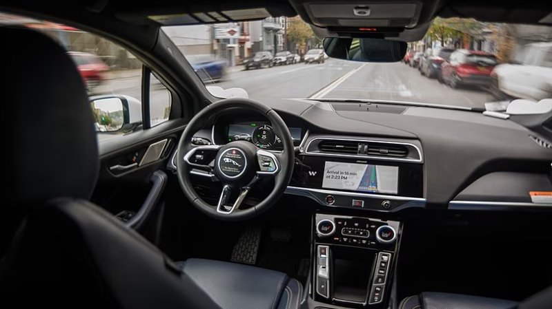 NHTSA: le auto autonome devono smettere di intralciare i soccorsi. È un campanello per l’AI on-device
