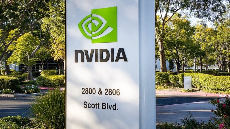 Nvidia: il vero fossato non sono mai stati i chip. Ora l’AI lo sta riscrivendo
