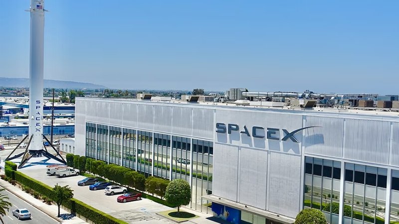 SpaceX, prototipo AI mostrato agli investitori: Musk smentisce